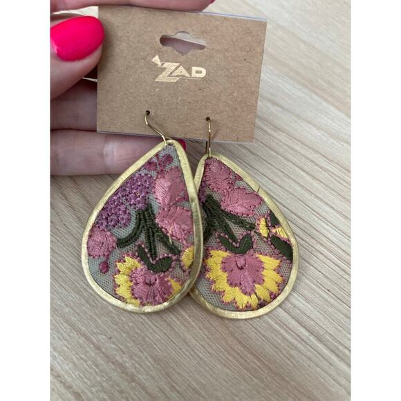 Zad Jewelry - Light Pink Flower Embroidery Cuff Bracelet